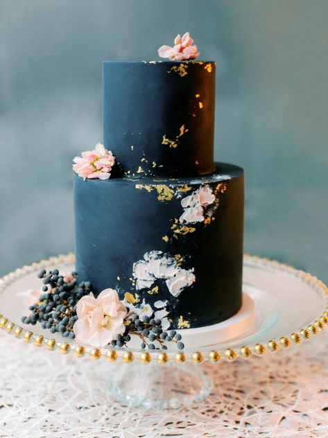 avy blue and blush rose wedding cake with gold accents Navy Blue Wedding Cakes, Wedding Cake Navy, Teal Wedding Colors, Wedding Cake Options, Blush Wedding Cakes, Blue And Blush Wedding, Dark Blue Wedding, Black And Gold Wedding, Black Cake