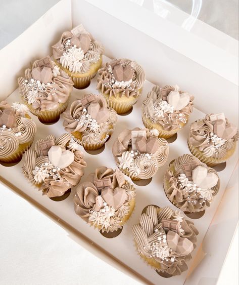 Boho Safari Cupcakes, Pampas Cupcakes, Neutral Cupcakes Color Palettes, Neutral Color Cupcakes, Boho Flower Cupcakes, Boho Birthday Cupcakes, Boho Cupcakes Baby, Gender Neutral Cupcakes, Boho Cupcakes Wedding