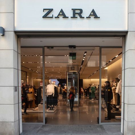 Zara Winter, Zara Shop, Zara Store, Trendy Blazers, Colorful Jacket, New Spain, Be With You Movie, Spanish Fashion, Clothing Retail