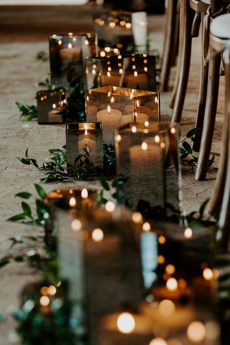 Dramatic Industrial-Chic Colorado Wedding | Rocky Mountain Bride Green Wedding Details, Mountain Wedding Decor, Winter Mountain Wedding, Aesthetic Shots, Twilight Wedding, Emerald Green Wedding, Rustic Mountain Wedding, Chic Wedding Decor, Cozy Wedding