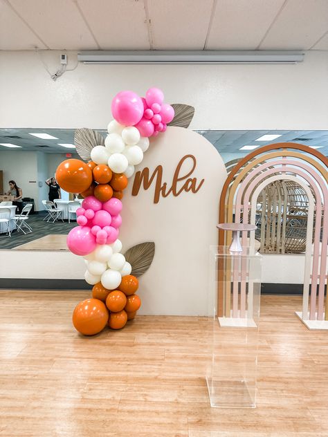 Decoration with balloons for a baby shower Boho Party Decorations, Aesthetic Baby, Orange Decor, Cream Aesthetic, Boho Party, Gold Balloons, Pink Baby Shower, Aesthetic Colors, Orange Cream