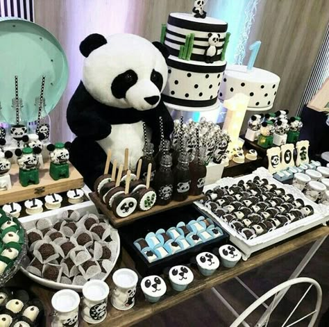 Panda Baby Shower Ideas, Panda Themed Birthday Party, Panda Baby Shower Theme, Panda Birthday Theme, Panda Birthday Party Decorations, Panda Party Ideas, Panda Themed Party, Panda Baby Showers