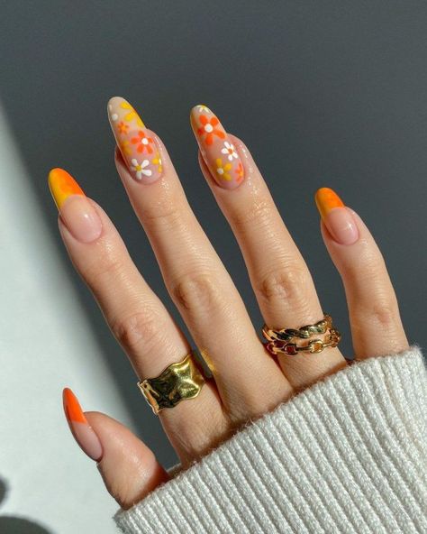 12 Fun & Classy Birthday Party Nails Inspiration Orange Nail Art, Sun Nails, April Nails, Flower Nail Designs, Floral Nail Art, Best Nail Art Designs, Party Nails, Spring Nail Art, Spring Nail