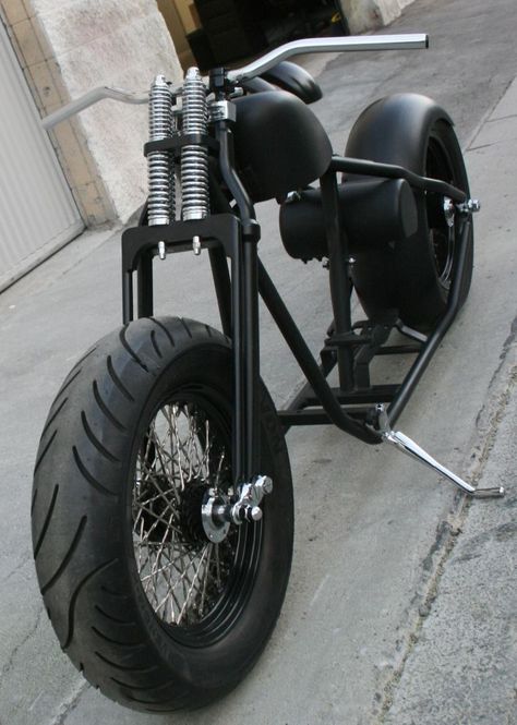 Mini Chopper Motorcycle, Custom Bike Helmets, Motos Bobber, Mobil Futuristik, Custom Motorcycles Bobber, Custom Built Motorcycles, Mobil Bmw, Scooter Custom, Scrambler Custom