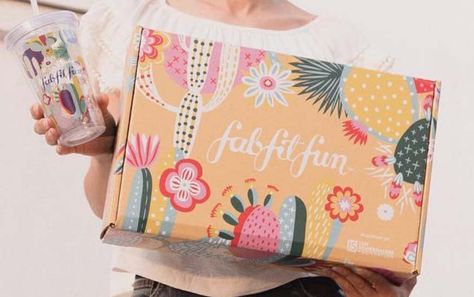 FabFitFun Starter Box Reviews + Summer 2020 Spoilers Desain Merek, Fab Fit Fun Box, Packaging Ideas Business, Fitness Products, Box Packaging Design, Box Branding, Creative Packaging Design, Creative Packaging, Subscription Boxes