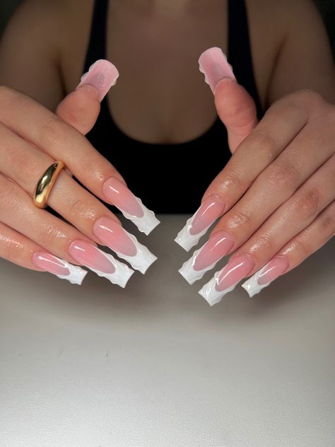 Long frenchtip, pinky base colour, 3D nail designs, nail designs, clean nails, sharp 3d Line Nails, Girly Gel Nails, 2k Nails, 3d Nail Designs Acrylics, 3d Nails Design, Nails 3d, Drip Nails, Colored Acrylic Nails, Girly Acrylic Nails