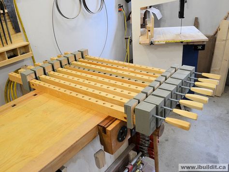 Woodworking Garage, Wood Carving Furniture, Woodworking Clamps, Wood Room, Woodworking Hand Tools, Wood Joinery, Work Bench, Popular Woodworking, Homemade Tools