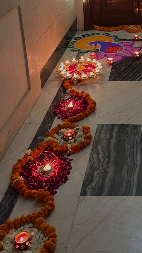 Rangoli Snap, Diwali Desserts, Diwali Aesthetic, Rangoli Flower, Aesthetic Instagram Accounts, Mandir Decoration, Creative Snaps For Snapchat, Home Flower Decor, Diwali Photography