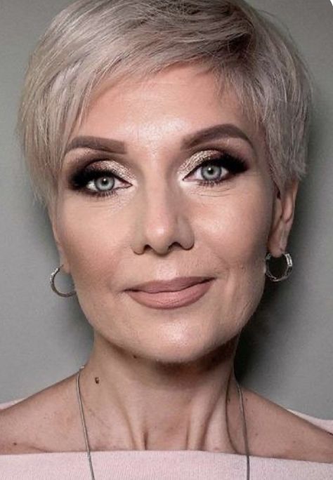 Makeup For Over 60, Makeup Over 50, Makeup Tips For Older Women, Makeup For Older Women, 50 Makeup, Makijaż Smokey Eye, Eye Makeup Tips, Bride Makeup, Smokey Eye Makeup