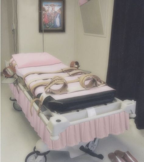 Yami Kawaii Hospital, Hospital Core, Hospitalcore Aesthetic, Creepy Cute Aesthetic, Creepy Core, Nurse Office, Dreamcore Weirdcore, Yami Kawaii, Hospital Bed