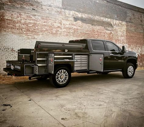 8′ Douglass Low Profile Service Body with built in flip-top boxes, built for a 56″ cab-to-axle SRW Chevy 3500. Service Truck Organization, Truck Toolbox Organization, Toolbox Organization, Mechanics Service Truck, Work Truck Storage, Welding Trucks, Truck Organization, Welding Beds, Service Truck