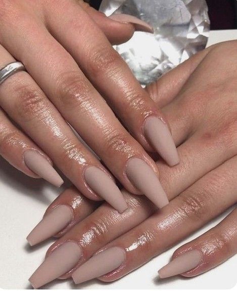 Nude Nail Inspiration, Matte Nail Art Designs, Ongles Beiges, Acrylic Nails Nude, Coffin Nails Matte, Nude Nail Designs, Beige Nails, Matte Nails Design, Acrylic Nails Coffin Short