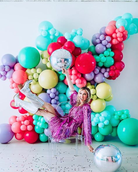 Jessica Jennings, owner -DFW Balloon Artist on Instagram: “It's me, hi, I'm the party, it's me! 👋🏼 Lots of new faces around here, so I thought I'd reintroduce myself. My name is Jessica, and I'm…” Balloon Artist Branding Photoshoot, Balloon Artist Photoshoot, Balloon Photoshoot, Balloon Styling, Reintroduce Myself, Balloon Artist, Shimmer Wall, Studio Branding, Brand Shoot