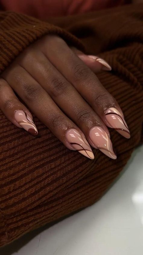 Ongles Beiges, Fall Almond Nails, Brown Acrylic Nails, Nails Yellow, Nude Nail Designs, Beige Nails, Work Nails, Fall Acrylic Nails, Classy Acrylic Nails