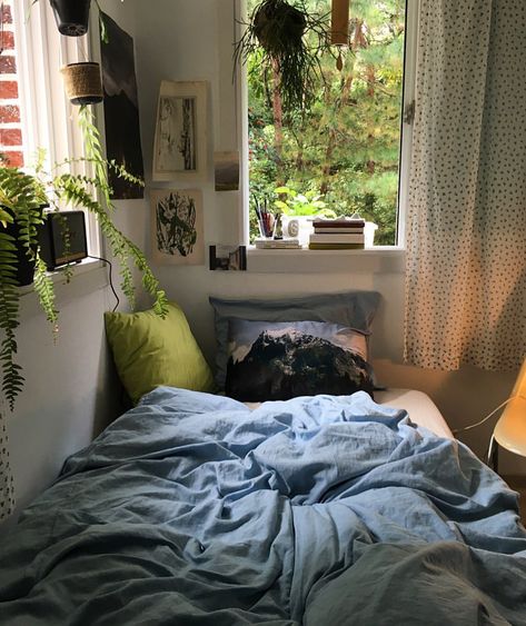 Green And Blue Aesthetic Room, Unmade Bed, Cozy Boho, Dekorasi Kamar Tidur, Redecorate Bedroom, Aesthetic Rooms, Dreamy Room, Dream Room Inspiration, House Room