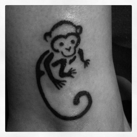 My second tattoo. I love monkeys! My Chinese Zodiac is a monkey, I'm a genuine monkey ;) Monkey Symbol, Chinese Monkey, Monkey Tattoo, Small Monkey, Monkey Tattoos, Sibling Tattoos, Symbol Tattoo, Small Tattoos Simple, Elephant Tattoos