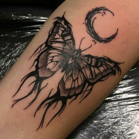 Wrist Tattoos Goth, Gothic Spine Tattoos For Women, Alt Butterfly Tattoo, Spooky Butterfly Tattoo, Scary Butterfly Tattoo, Creepy Butterfly Tattoo, Witch Craft Tattoo, Butterfly And Moth Tattoo, Edgy Butterfly Tattoo