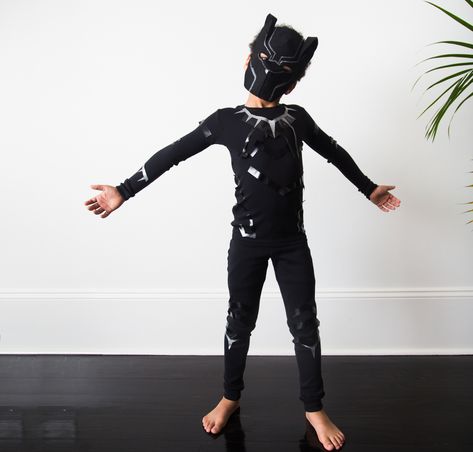 No-Sew DIY black panther top 20 Costume | Primary.com Diy Black Panther Costume, Black Widow Diy, Black Panther Halloween Costume, Diy Superhero Costume, Widow Costume, Panthers Outfit, Diy Costumes Kids Boys, Costumes Unique, Sew Halloween Costume