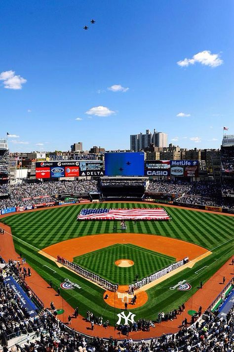 Honeymoon stop before the tropical trip!! Yankees Pictures, Baseball Painting, New York Yankees Stadium, Stadium Wallpaper, Go Yankees, Mlb Wallpaper, Mlb Stadiums, Sea To Shining Sea, Baseball Stadium