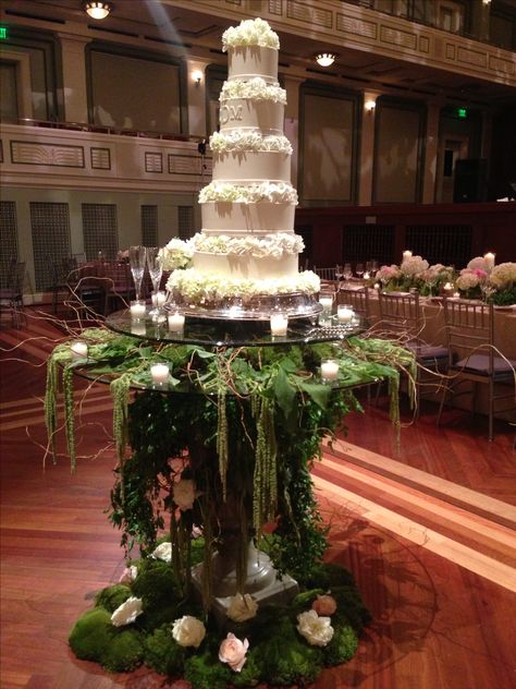 Garden Inspired Wedding Cake, Labyrinth Wedding Cake, Enchanted Forest Cake Table, Enchanted Garden Wedding Theme, Enchanted Forest Wedding Cake, Forest Wedding Cake, Enchanted Forest Cake, Wedding Cake Forest, Woodland Themed Wedding