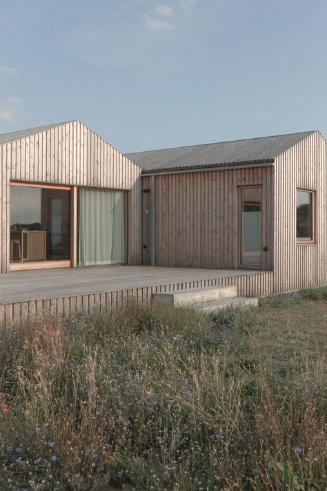 Studio Holmberg designs pine-clad holiday home on Swedish island Pine Cladding, Fasad Design, Modern Wooden House, Wooden House Design, Island Villa, Heart Pine, House Blend, Hus Inspiration, Modern Cabin