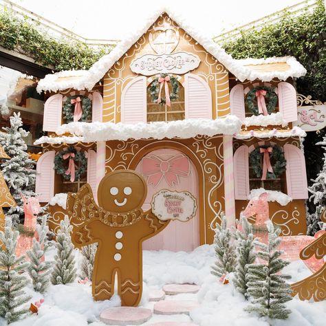 Our winter wonderland has arrived in Palm Beach! Visit the Stoney Clover Lane Gingerbread House right beside our store all month long &… | Instagram Gingerbread Birthday Party, Pastel Christmas Decor, Gingerbread House Parties, Royal Poinciana, Gingerbread House Designs, Sugar Plums, Gingerbread Party, Gingerbread Christmas Decor, Gingerbread Crafts