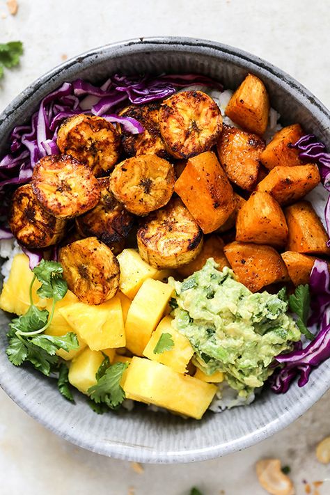 Plantain Bowl, Sweet Potato Rice Bowl, Rice Bowl Recipes, Roasted Plantains, Rice Bowls Healthy, Sweet Potato Rice, Plantain Recipes, Healthy Rice, Rice Bowls Recipes