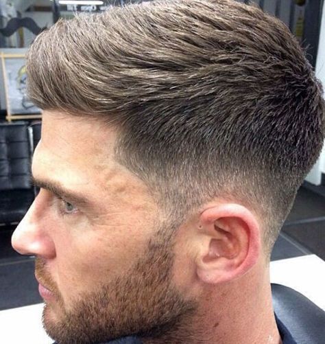 Fade Haircut - Low Fade                                                                                                                                                                                 Más Haircut And Beard, Fade Haircut Styles, Taper Fade Haircut, Hair Styles 2014, Mens Haircuts Fade, Popular Haircuts, Corte De Cabelo Masculino, Mens Haircuts Short, 짧은 머리