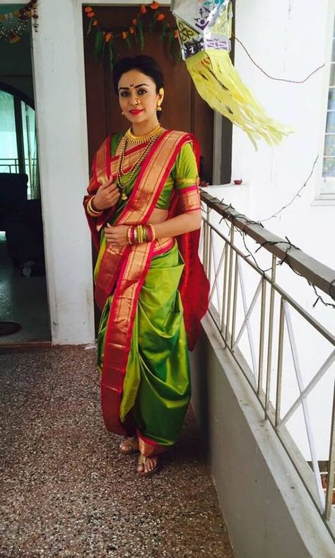 Amruta Khanvilkar, Marathi Saree, Maharashtrian Saree, Kashta Saree, Marathi Bride, Nauvari Saree, Saree Wearing Styles, Saree Wearing, Saree Draping Styles