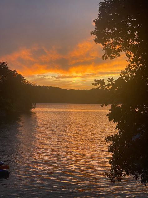 North Georgia Aesthetic, Lake At Sunset, Sunset On A Lake, Lake Lanier Georgia, Gainesville Georgia, Atlanta City, Lake Lanier, Yellow Sunset, Hippie Car