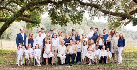 Navy White Khaki Family Pictures, Navy Blue And White Family Pictures, Navy And White Family Pictures Outfits, Blue White Khaki Family Pictures, White And Khaki Family Pictures, Group Family Pictures, Outdoor Photo Props, Family Session Poses, Large Family Portraits