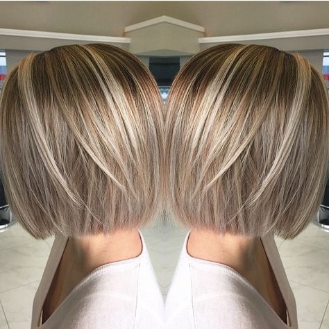 bob hairstyles with blonde highlights - Google Search Kid Tattoos, Kort Bob, Trendy We Fryzurach, Beige Blond, Short Hair Highlights, Blonde Hairstyles, Super Short Hair, Beige Blonde, Short Layered