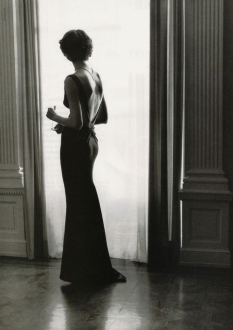 elegance Drawing Refrences, Gowns Black, Shalom Harlow, Inspiration Images, Editorial Shoot, Peter Lindbergh, Foto Vintage, Shoot Inspiration, Black White Photos