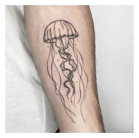 Jellyfish Tattoo Black And White, Fineline Jellyfish Tattoo, Cute Jellyfish Tattoo, Traditional Jellyfish Tattoo, Traditional Jellyfish, Simple Jellyfish Tattoo, Jellyfish Tattoo Design, Tattoo Jellyfish, Tatuaje Studio Ghibli