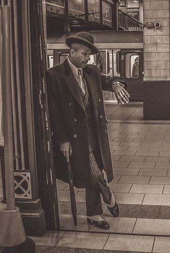 1920s Pinstripe Suit, 20s Aesthetic Men, 1920s Fashion Male, Mob Aesthetic, Coven Fashion, Corner Inspiration, 20s Aesthetic, 1920s Aesthetic, 1920s Jazz