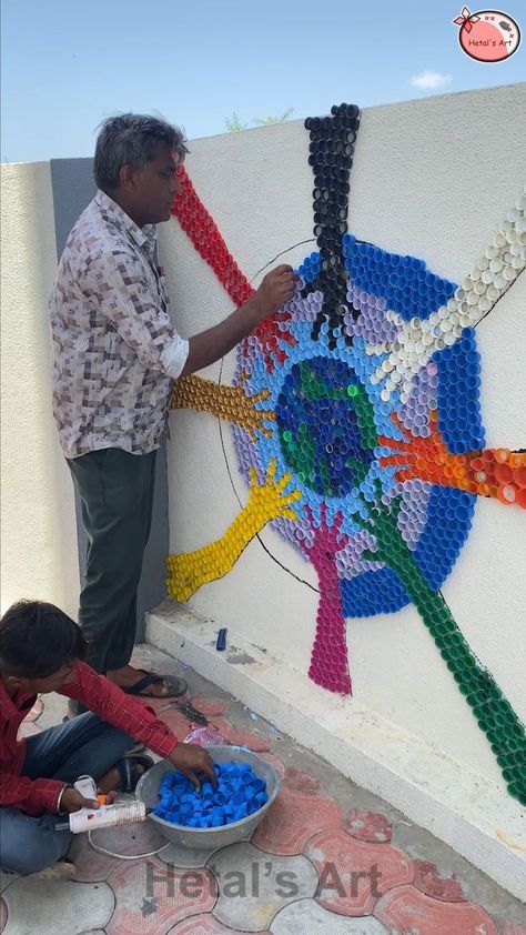 Reuse plastic bottle cap idea - recycle wall art #reuse #bottlecap | By Hetal's Art Sculpture Art Recycled Plastic Bottles, Recycled Bottle Cap Art, Plastic Cap Art, Sustainable Classroom Ideas, Recycle Ideas For School, Plastic Bottle Upcycle, Sustainable Art Ideas, Eco School Ideas, Plastic Art Recycled