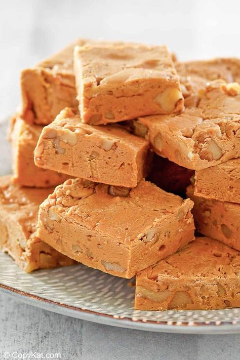 Buttermilk Fudge, Old Fashioned Fudge, Homemade Holiday Gifts, Vanilla Fudge, Old Fashioned Candy, Copykat Recipes, Homemade Holiday, Silky Texture, Fudge Recipes