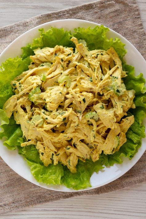 Easy Coronation Chicken Recipe - Insanely Good Coronation Chicken Recipe, Coronation Chicken Salad, Olive Salad Recipe, Tinga Recipe, Coronation Chicken, Curry Chicken Salad, Chicken Salad Wrap, British Dishes, Olive Salad