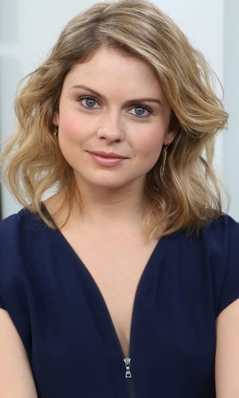 Liv Moore, Rose Mciver, Pretty Blonde Hair, Rose Leslie, Female Eyes, Dvd Movies, Golden Girls, Female Images, Auckland