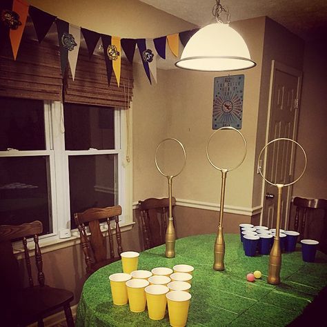 Quidditch Pong Rings Quidditch Pong, Harry Potter Drinking Game, Harry Potter Gift Ideas, Harry Potter Diy Decorations, Harry Potter Gift, Festa Harry Potter, Harry Potter Decor, Beer Party, Harry Potter Drawings