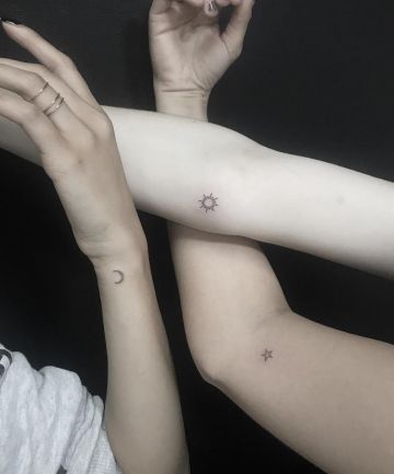 Herz Tattoo Klein, Group Tattoos, Friend Tattoos Small, Matching Bff Tattoos, Matching Friend Tattoos, Cute Matching Tattoos, Matching Tats, Tattoo Placements, Matching Best Friend Tattoos