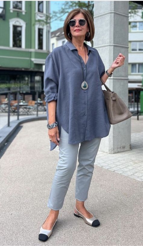 Cool Grandma Aesthetic, Middle Aged Woman Fashion, Ageless Style Over 60, Women Over 60 Fashion Classy, Over 70 Womens Fashion, Grandma Outfit, Middle Aged Women Fashion, Over 60 Fashion, Older Women Fashion