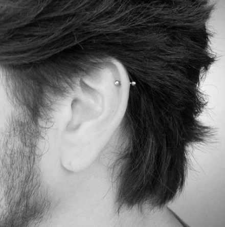 Male Cartilage Piercing, Helix Earrings Men, Cartilage Piercing Men, Ear Piercings Men, Mens Piercings, Guys Ear Piercings, Piercing Orbital, Orbital Piercing, Men's Piercings