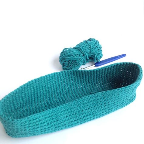 Crochet Market Bag Pattern - An easy to crochet shopping tote bag! Crochet Market Bag Pattern, Market Bag Pattern, Crochet Net, Tote Crochet, Crochet Flats, Crochet Market, Crochet Purse Pattern Free, Free Crochet Bag, Crochet Bag Pattern Free