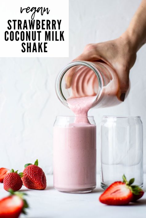 Coconut Milk Smoothie, Healthy Strawberry, Healthy Shakes, Strawberry Milkshake, Milk Shake, Strawberry Smoothie, Frozen Treat, Strawberry Milk, Shake Recipes