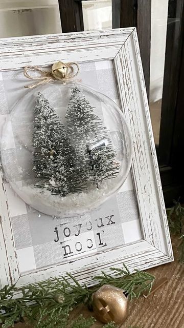 Christmas Tree Crafts For Adults, Diy Picture Frames Ideas Creative, Snow Globe Ornaments Diy, Diy Picture Frames Ideas, Snow Globe Picture, Lottie Moon, Make A Snow Globe, Globe Picture, Snow Globe Crafts