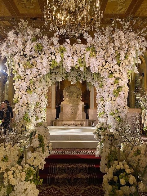 What brings spring to your mind? To me, it is linked to the flowers and flowering branches, and we had them plenty, just look at this gorgeous chuppah. February wedding at The Plaza Hotel NYC - a sumptuous event by David Tutera. I was happy and proud to be a part of the dream team. 🥰 Wedding Huppa Decor, Hanging Flower Chuppah, Wedding Huppa Flowers, White Flower Chuppah, Huppah Wedding Indoor, Chuppah Indoor, Unique Chuppah, Pink Chuppah, Flower Chuppah