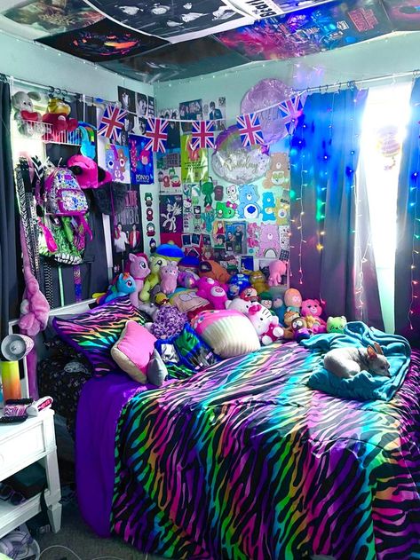 2000s Scene Bedroom, Scene Room 2000s, Scenecore Room Decor, Scene Room Aesthetic, Scene Kid Room Ideas, Emo Bedroom 2000s, Scene Bedroom Ideas, Scenecore Bedroom, Scene Room Ideas