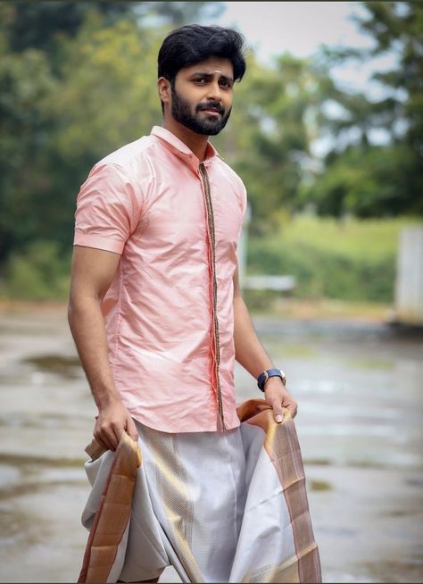 Traditional Wedding Shirts For Men, Dhoti Photoshoot Men, Lungi Mens Indian Photography, Onam Dress For Men, Kerala Mundu And Shirt Men, Onam Photoshoot Ideas Men, Tamil Traditional Dress For Men, Onam Outfit For Men, South Indian Look For Men