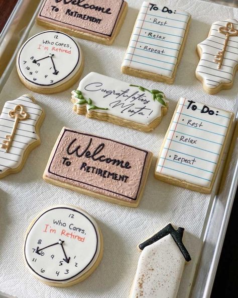 Cookies For Retirement Party, Retirement Royal Icing Cookies, Retirement Cookies Decorated For Woman, Retirement Decorated Cookies, Retirement Cookies Ideas, Retirement Cookies Decorated, Retirement Sugar Cookies, Goodbye Cookies, Retirement Cookies